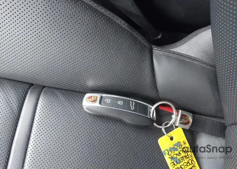 2021 Porsche Cayenne z USA, uszkodzony, nr VIN WP1AA2AY8MDA08359